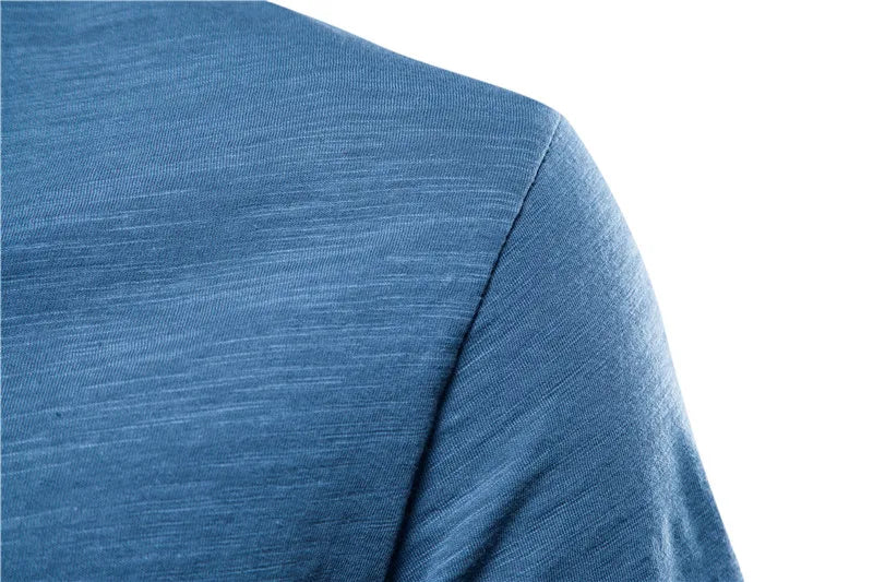 Camiseta De Pico Ajustada 100% Algodón Para Hombre, Diseño Moderno y Elegante.